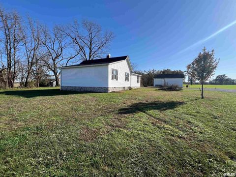 Tiny photo for 1810 S Highway 142 Highway, Eldorado, IL 62930 (MLS # EB459838)