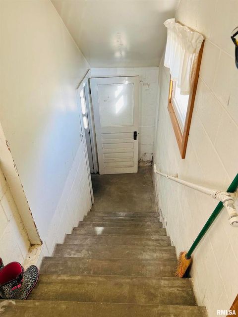 Tiny photo for 1810 S Highway 142 Highway, Eldorado, IL 62930 (MLS # EB459838)