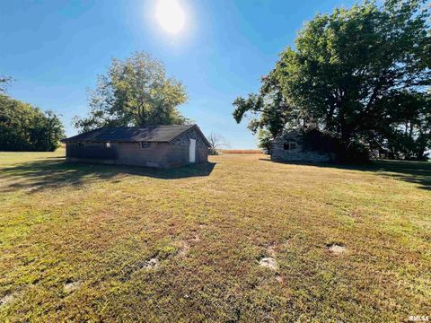 Tiny photo for 1810 S Highway 142 Highway, Eldorado, IL 62930 (MLS # EB459838)
