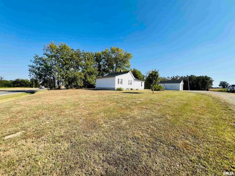Tiny photo for 1810 S Highway 142 Highway, Eldorado, IL 62930 (MLS # EB459838)