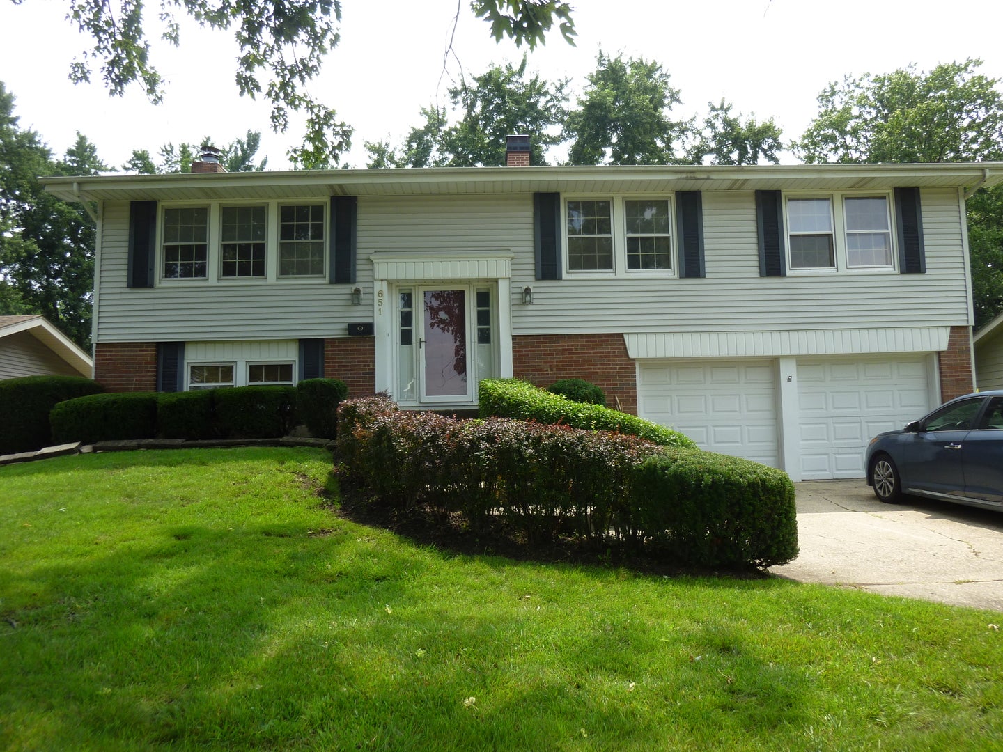 21W651 Glen Valley Drive