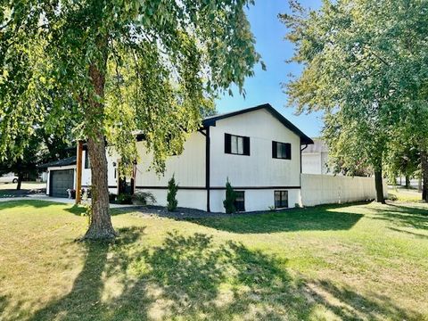 Tiny photo for 1014 Laesch Avenue, Bloomington, IL 61704 (MLS # 12454206)