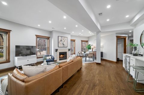 Tiny photo for 4208 N Kenmore Avenue #1C, Chicago, IL 60613 (MLS # 12587443)