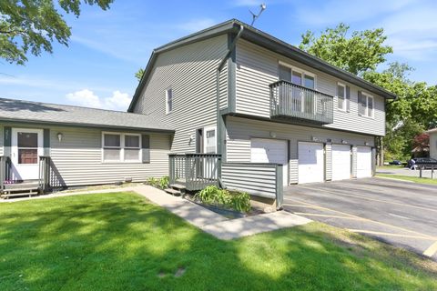Photo of 231 Dakota Court #D, Bolingbrook, IL 60440 (MLS # 12643192)