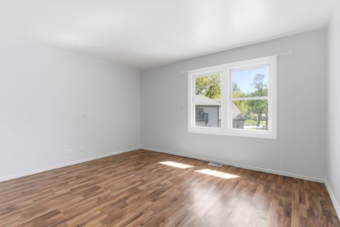 Tiny photo for 231 Dakota Court #D, Bolingbrook, IL 60440 (MLS # 12643192)
