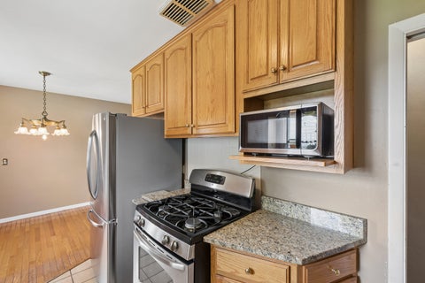 Tiny photo for 1839 W 38th Place, Davenport, IA 52806 (MLS # 12675167)