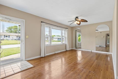 Tiny photo for 1839 W 38th Place, Davenport, IA 52806 (MLS # 12675167)