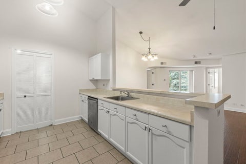 Tiny photo for 736 N Gary Avenue #207, Carol Stream, IL 60188 (MLS # 12676187)