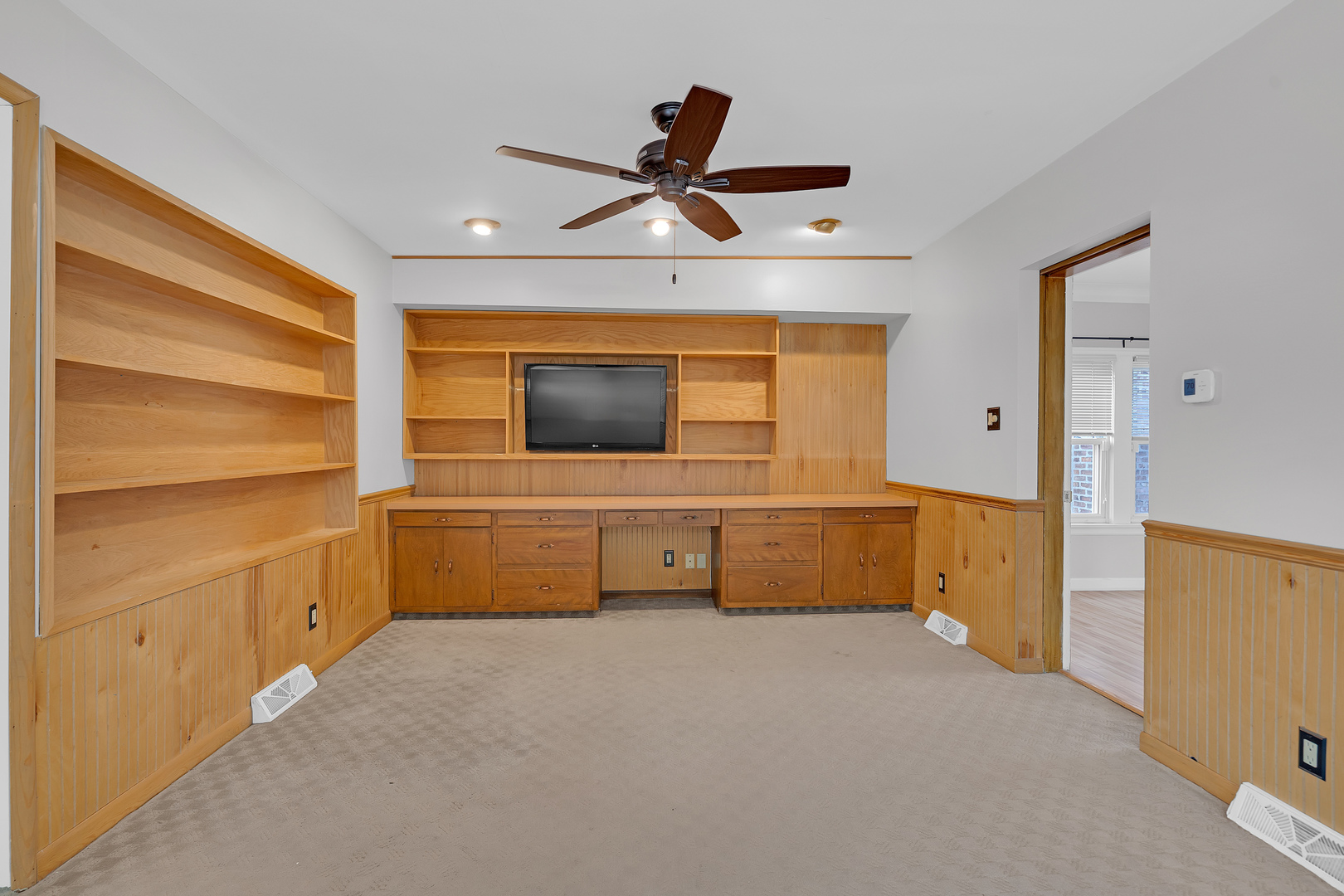 Chicago, Illinois 60655, United States, 4 Bedrooms Bedrooms, ,3 BathroomsBathrooms,Residential,Active,238617