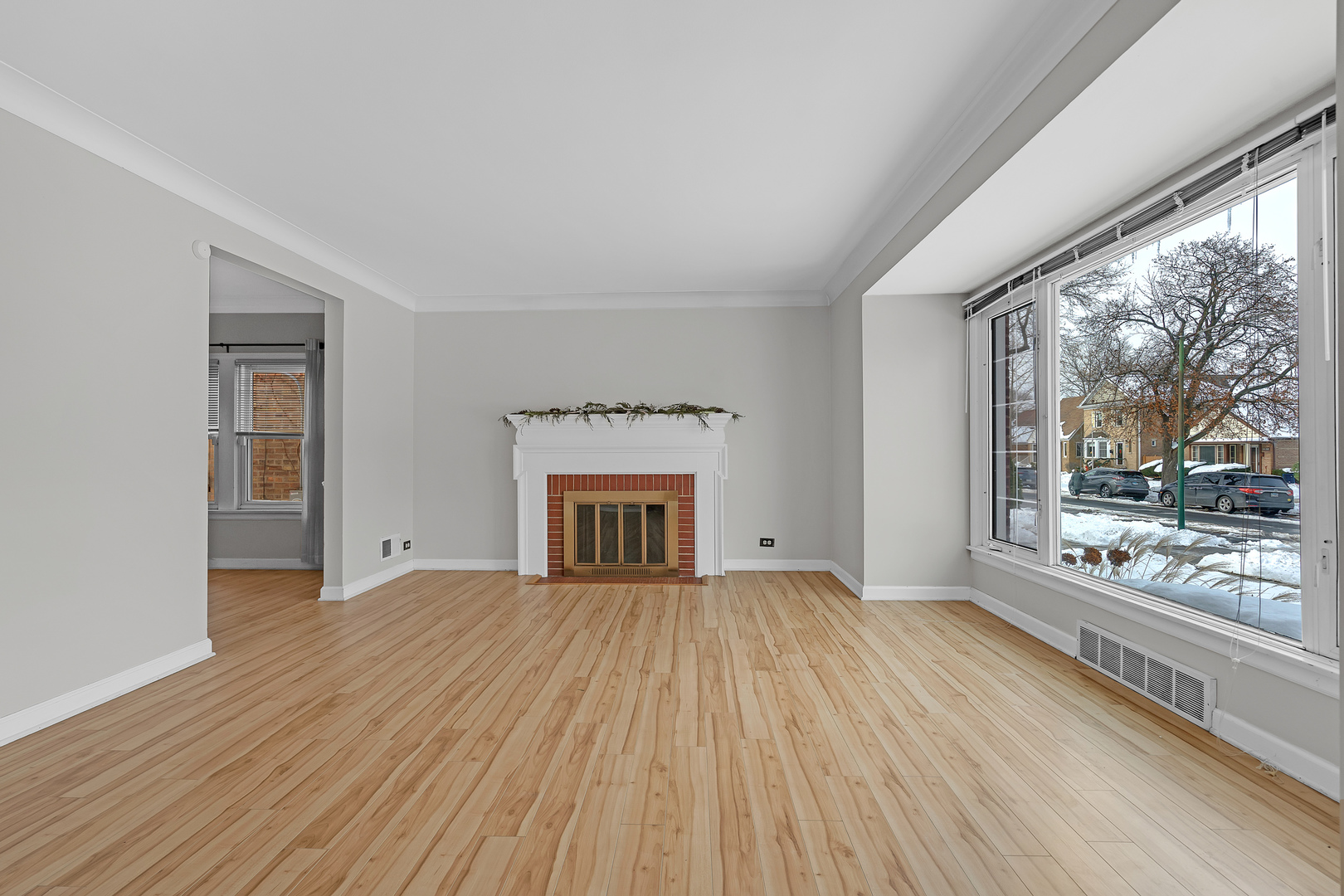 Chicago, Illinois 60655, United States, 4 Bedrooms Bedrooms, ,3 BathroomsBathrooms,Residential,Active,238617