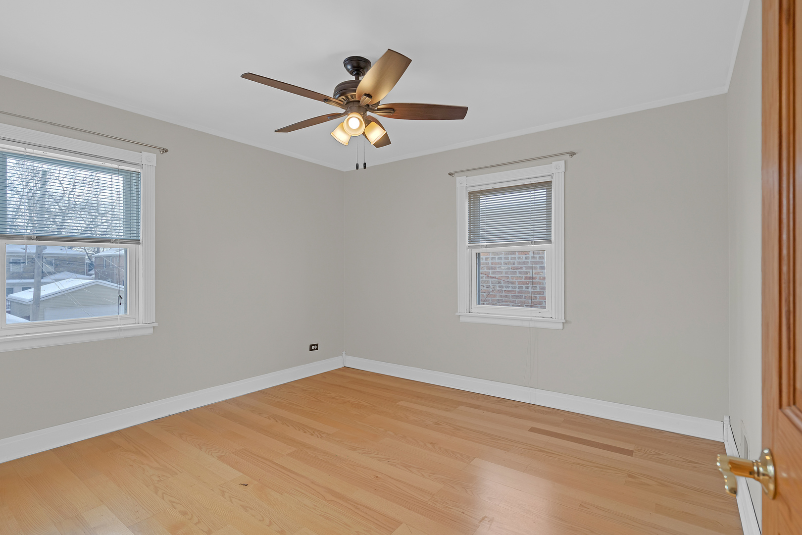 Chicago, Illinois 60655, United States, 4 Bedrooms Bedrooms, ,3 BathroomsBathrooms,Residential,Active,238617