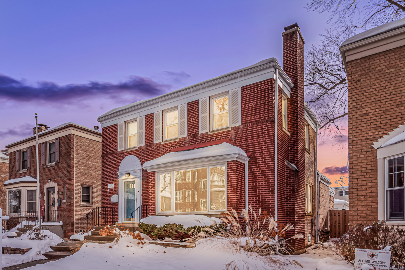 Chicago, Illinois 60655, United States, 4 Bedrooms Bedrooms, ,3 BathroomsBathrooms,Residential,Active,238617