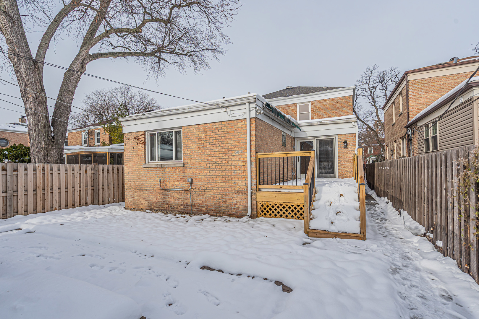 Chicago, Illinois 60655, United States, 4 Bedrooms Bedrooms, ,3 BathroomsBathrooms,Residential,Active,238617