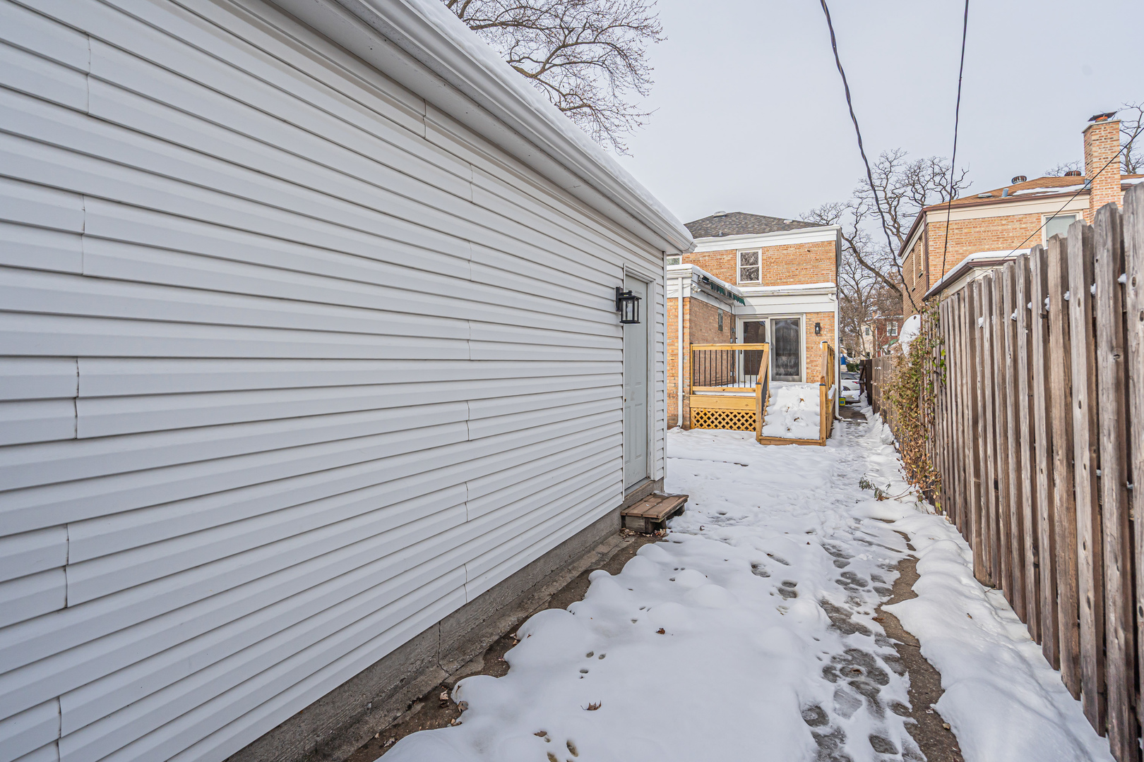 Chicago, Illinois 60655, United States, 4 Bedrooms Bedrooms, ,3 BathroomsBathrooms,Residential,Active,238617