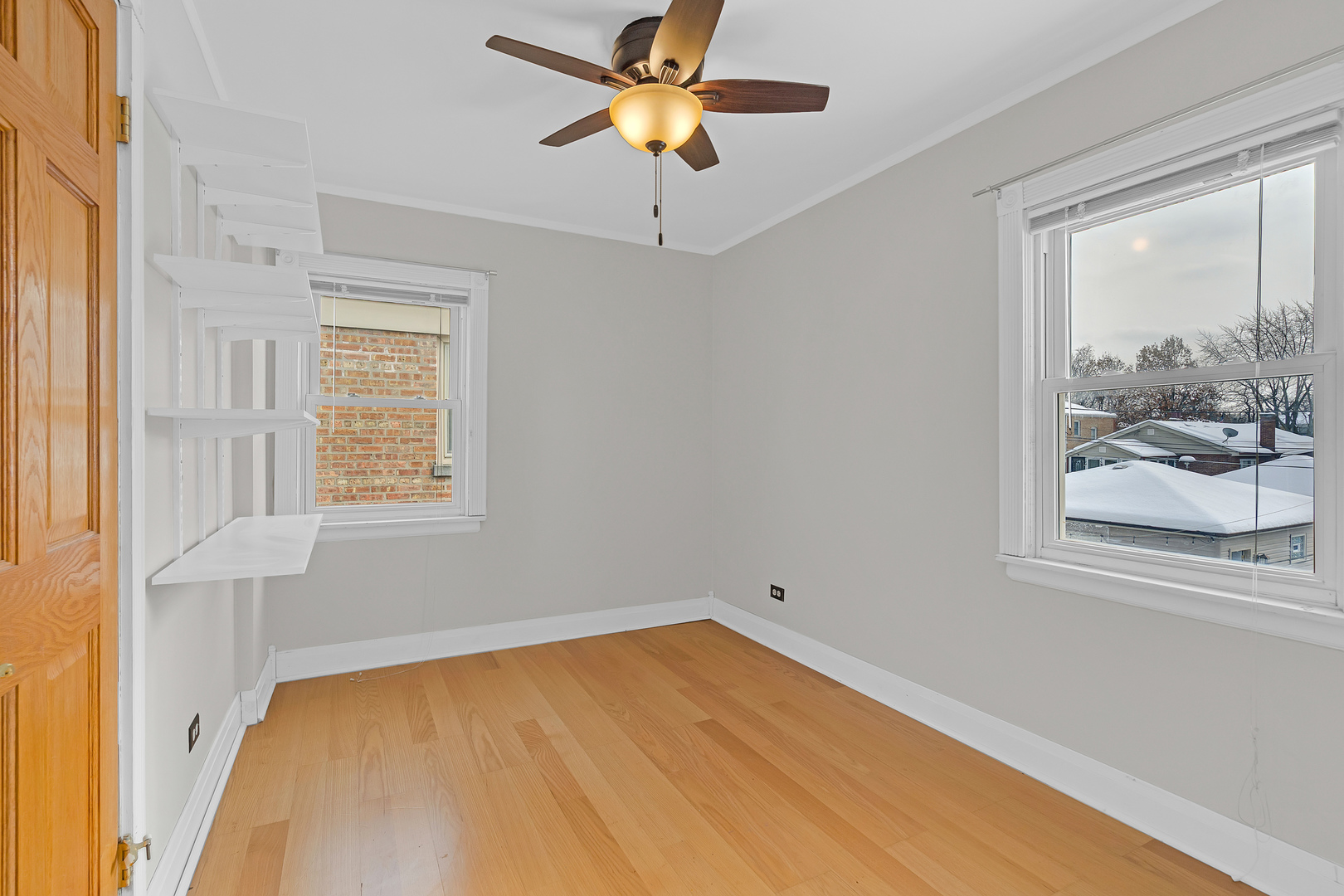 Chicago, Illinois 60655, United States, 4 Bedrooms Bedrooms, ,3 BathroomsBathrooms,Residential,Active,238617