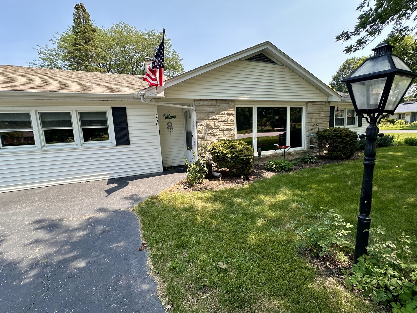 250 S EDGELAWN Drive