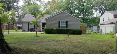Tiny photo for 907 Lickliter Street, Benton, IL 62812 (MLS # 100539126)