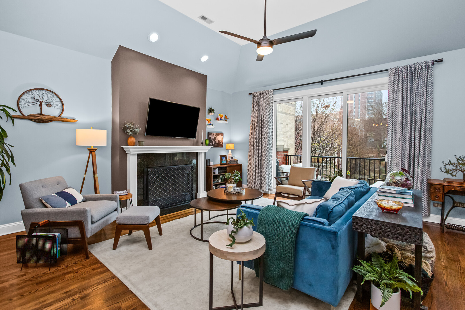 4226 N KENMORE Avenue 3