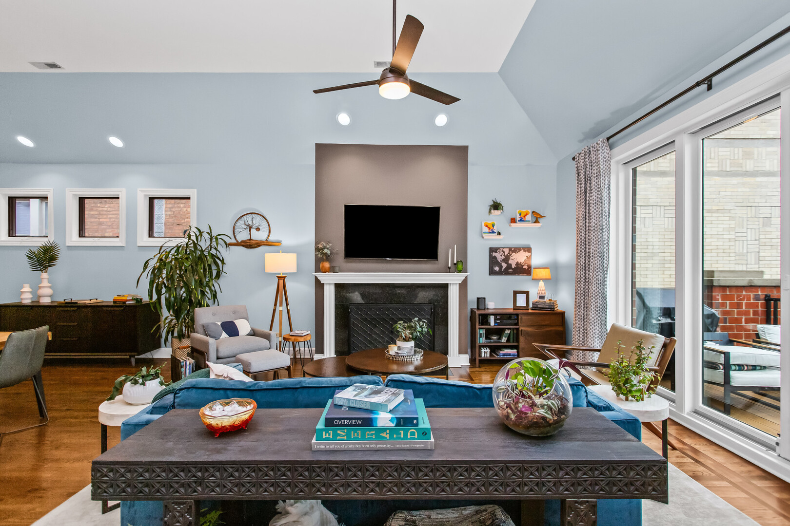 4226 N KENMORE Avenue 3