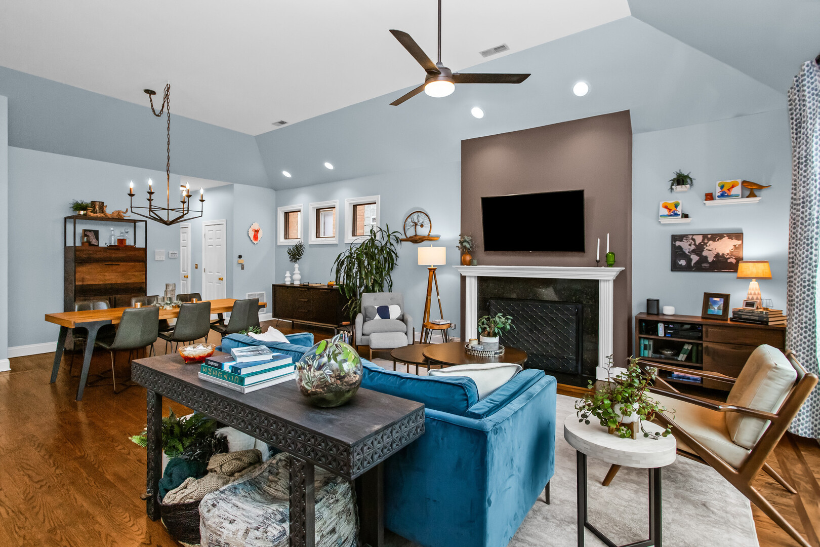 4226 N KENMORE Avenue 3