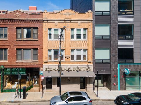 3219 N Clark Street Chicago IL 60657
