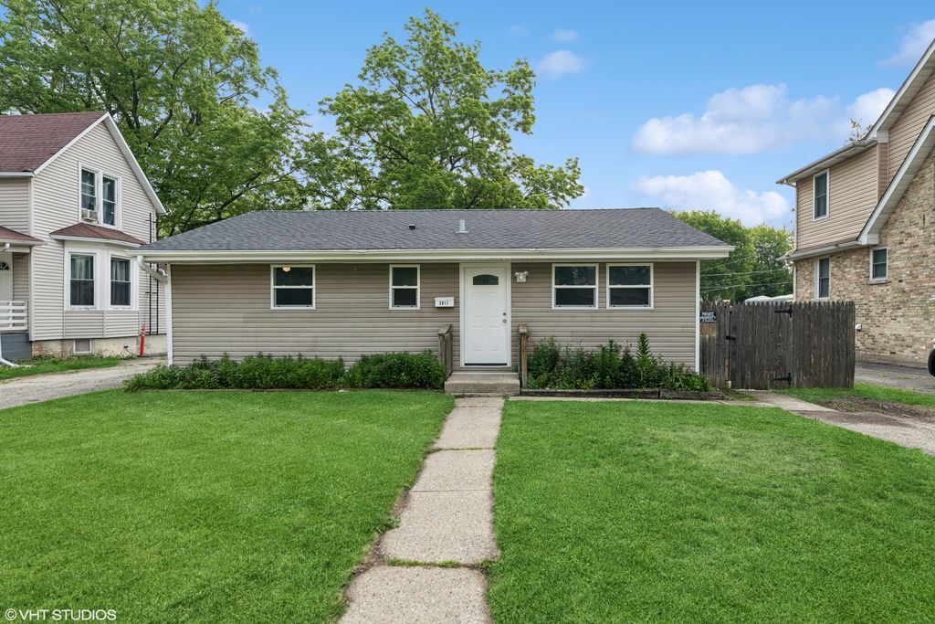 Photo for 2811 Elim Avenue, Zion, IL 60099 (MLS # 12503581)
