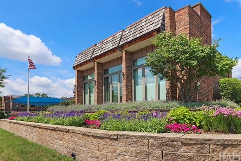 Tiny photo for 925 SPRINGHILL Drive #202, Northbrook, IL 60062 (MLS # 12666474)