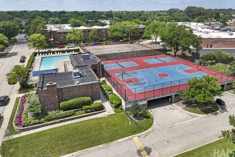 Tiny photo for 925 SPRINGHILL Drive #202, Northbrook, IL 60062 (MLS # 12666474)