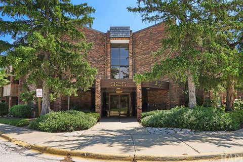 Photo of 925 SPRINGHILL Drive #202, Northbrook, IL 60062 (MLS # 12666474)