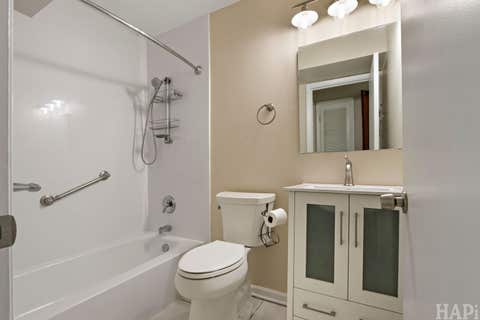 Tiny photo for 925 SPRINGHILL Drive #202, Northbrook, IL 60062 (MLS # 12666474)