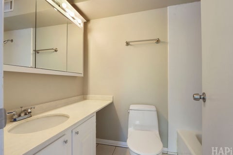 Tiny photo for 925 SPRINGHILL Drive #202, Northbrook, IL 60062 (MLS # 12666474)