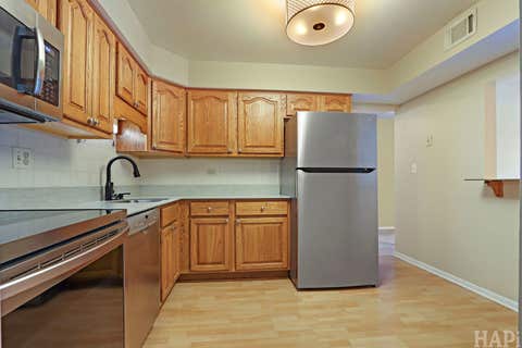 Tiny photo for 925 SPRINGHILL Drive #202, Northbrook, IL 60062 (MLS # 12666474)