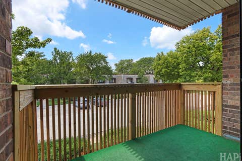 Tiny photo for 925 SPRINGHILL Drive #202, Northbrook, IL 60062 (MLS # 12666474)