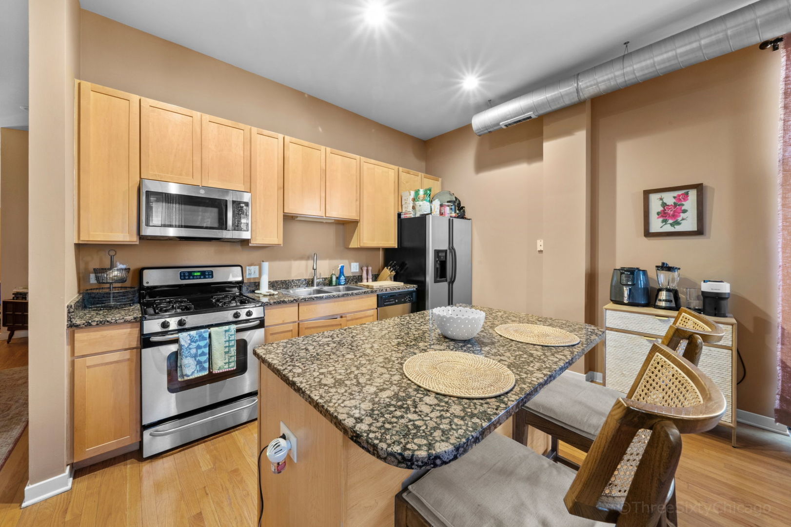 4011 N Francisco Avenue 101