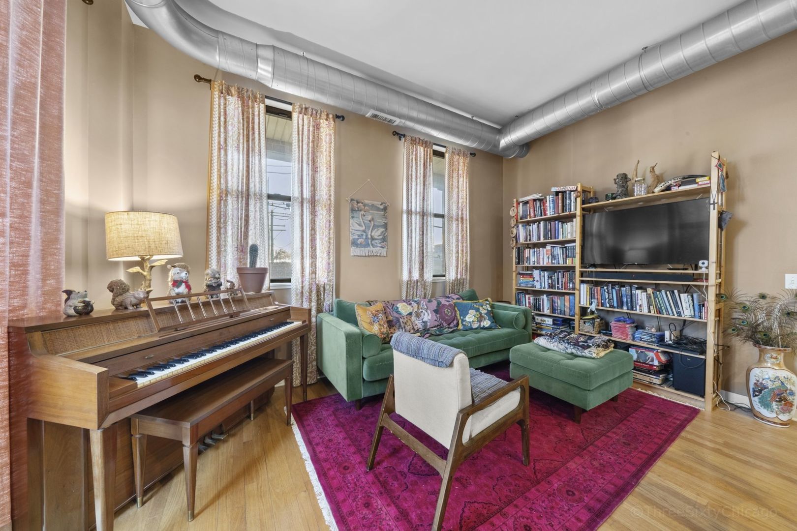 4011 N Francisco Avenue 101