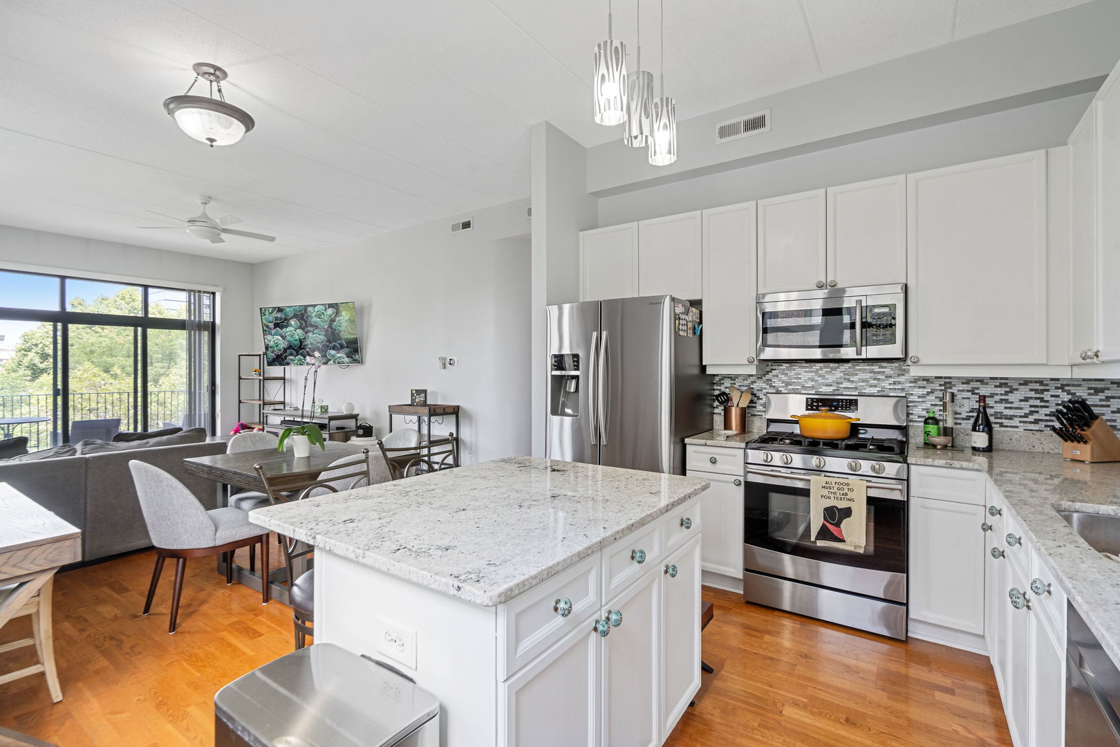 1301 W Washington Boulevard 301