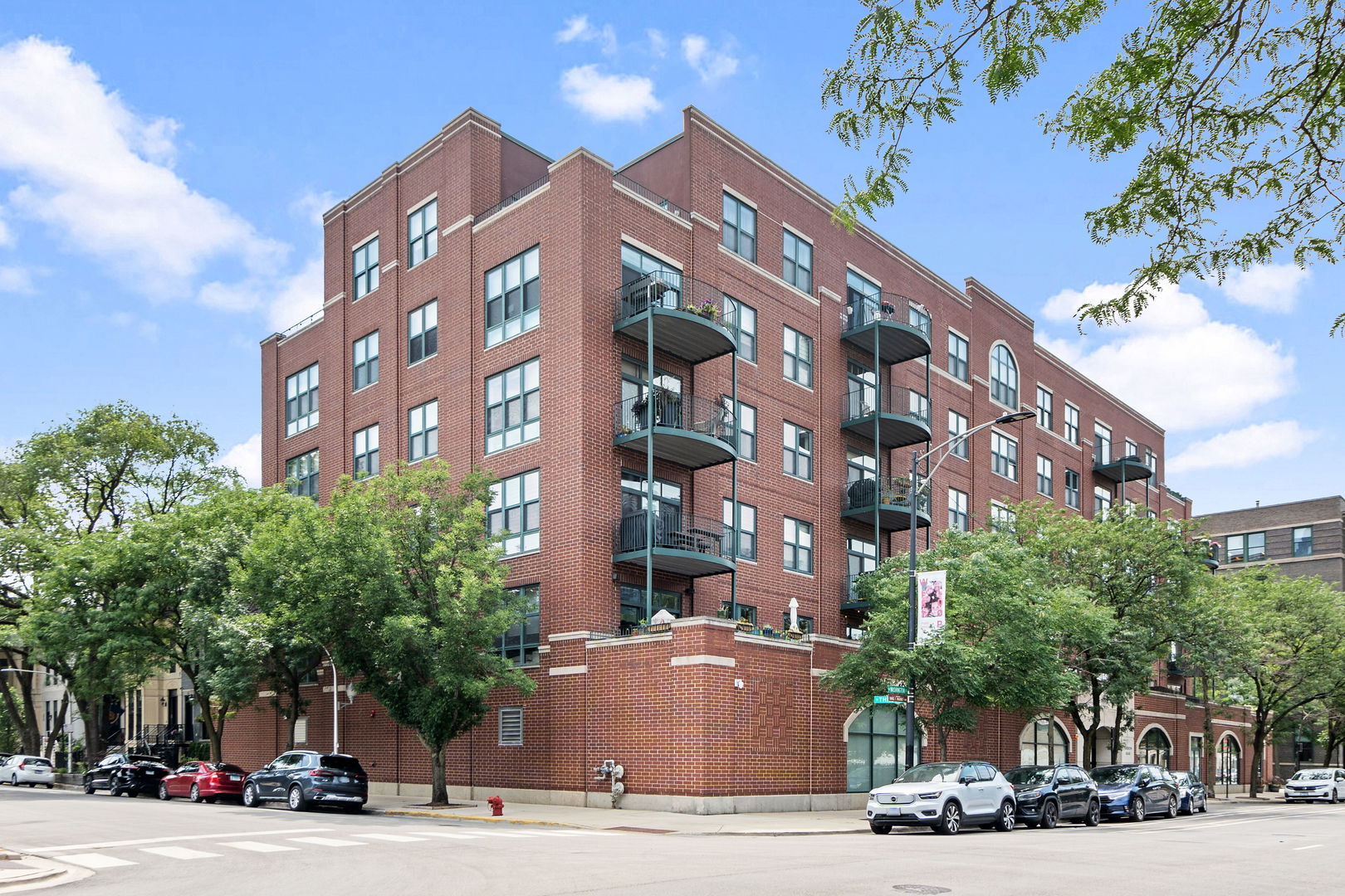 1301 W Washington Boulevard 301