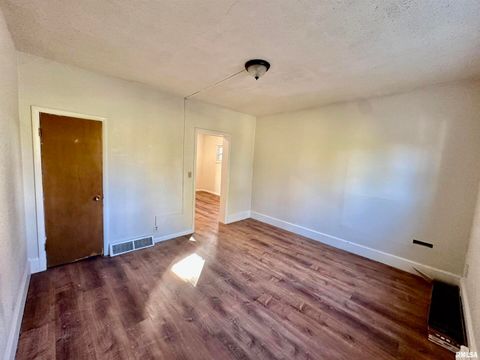 Tiny photo for 1325 MISSISSIPPI Avenue, Davenport, IA 52803 (MLS # QC4269287)