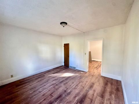 Tiny photo for 1325 MISSISSIPPI Avenue, Davenport, IA 52803 (MLS # QC4269287)