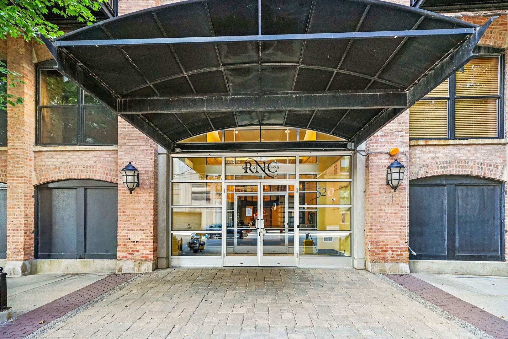 520 W Huron Street 113
