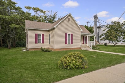 100 S GRANT Street Broadlands IL 61816