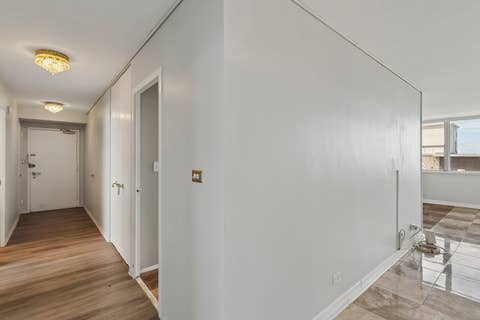 Tiny photo for 6301 N Sheridan Road #24E, Chicago, IL 60660 (MLS # 12720280)