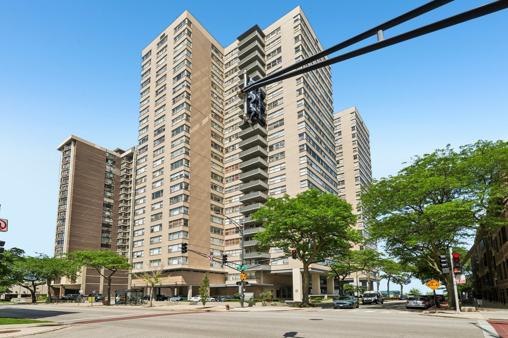 6301 N Sheridan Road 24E