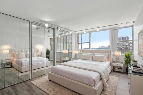 Tiny photo for 6301 N Sheridan Road #24E, Chicago, IL 60660 (MLS # 12720280)