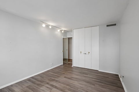 Tiny photo for 6301 N Sheridan Road #24E, Chicago, IL 60660 (MLS # 12720280)