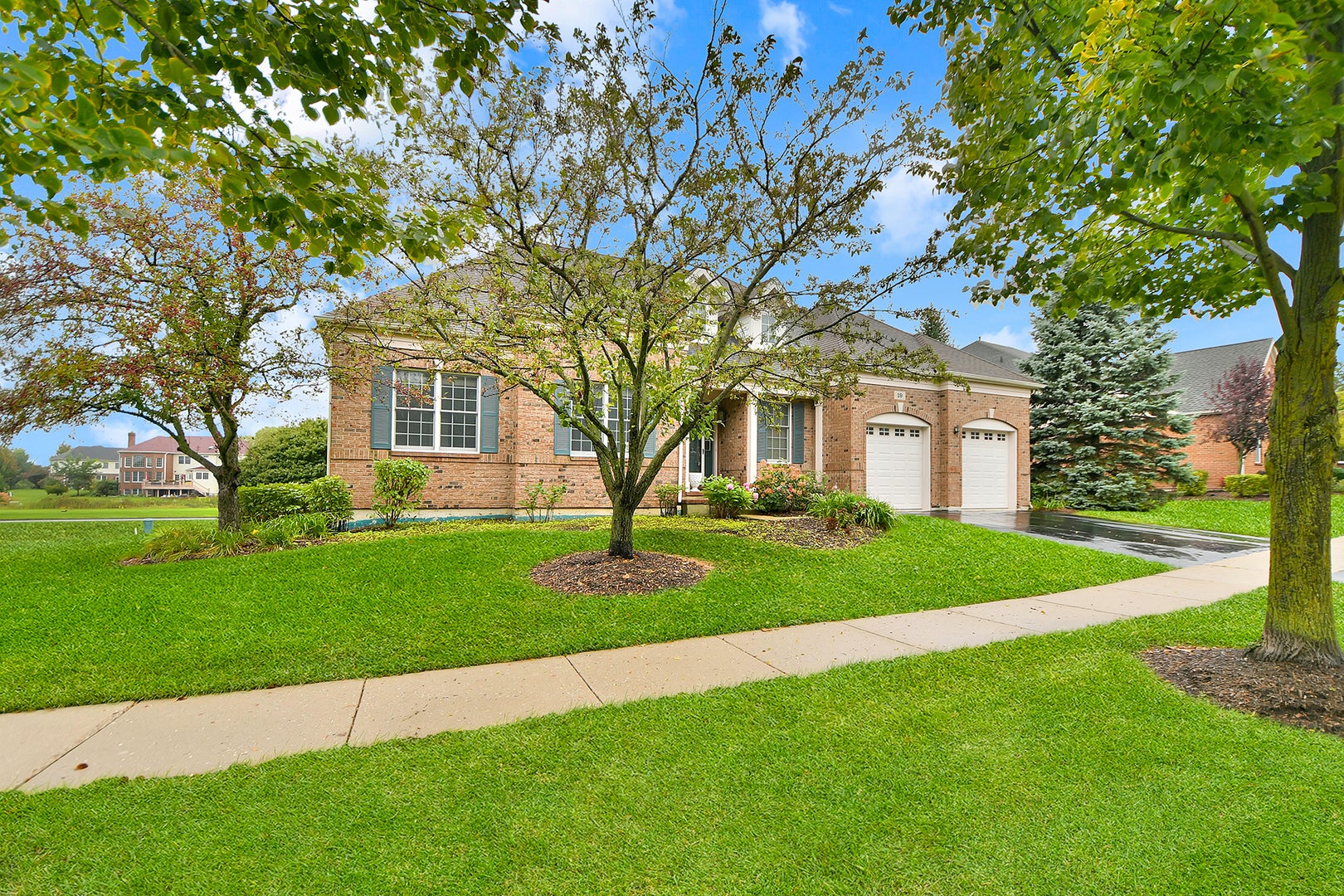 19 EAGLE RIDGE Drive