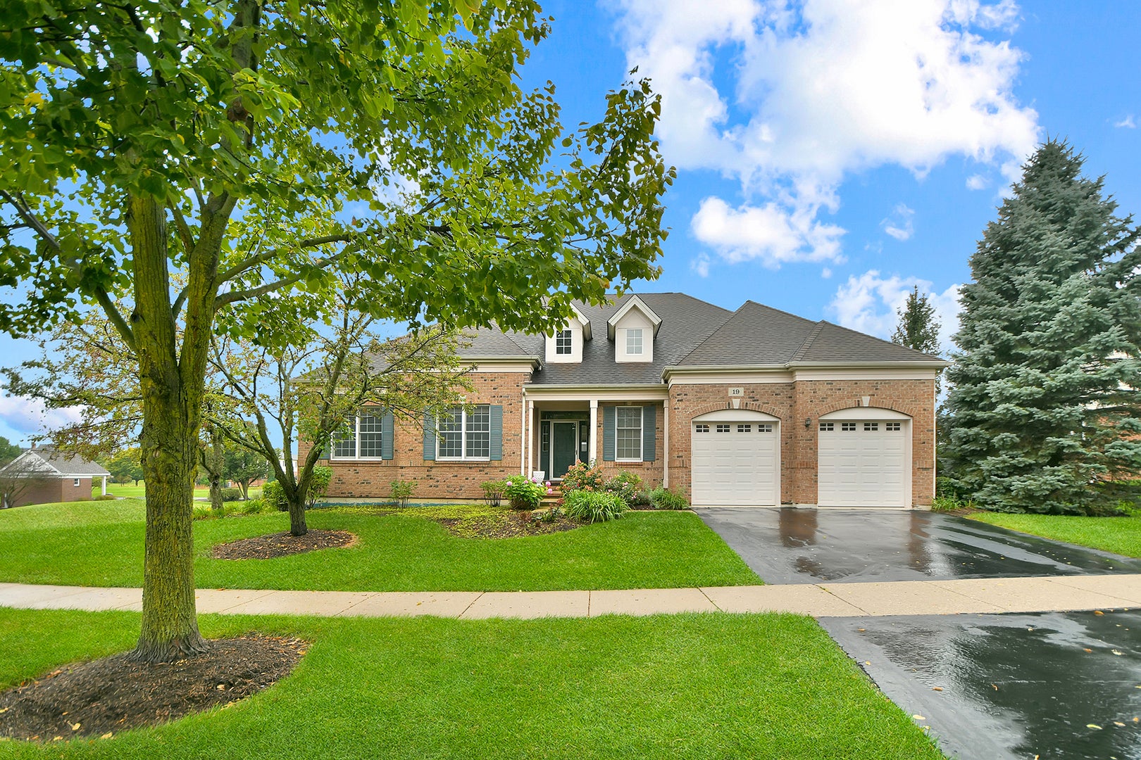 19 EAGLE RIDGE Drive
