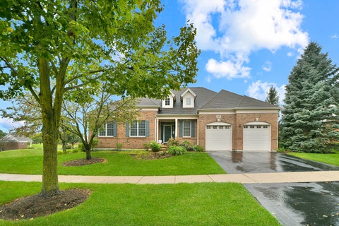 Photo of 19 EAGLE RIDGE Drive, Hawthorn Woods, IL 60047 (MLS # 12773415)