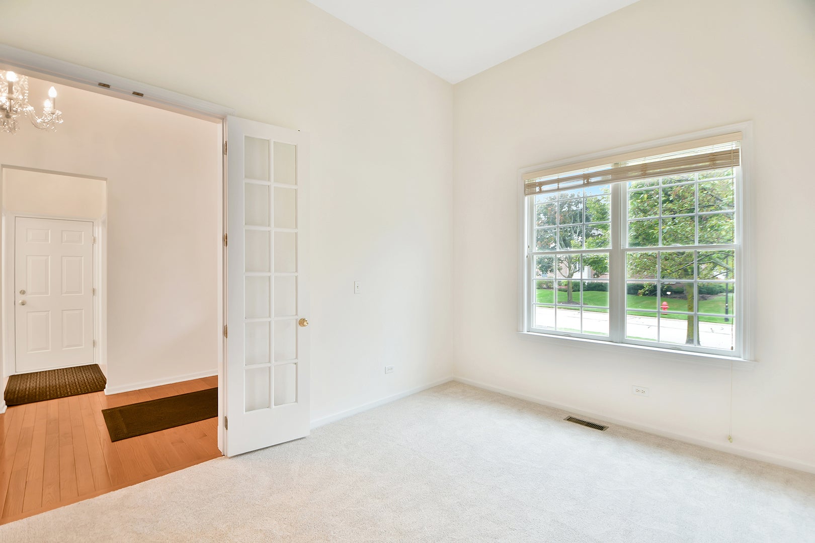 19 EAGLE RIDGE Drive