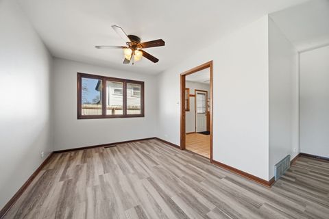 Tiny photo for 5017 W 101st Street, Oak Lawn, IL 60453 (MLS # 12512963)